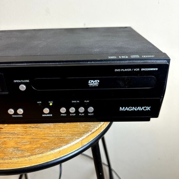 Magnavox DV220MW9 B DVD Player VCR Recorder Combo - PARTS ONLY‎ POWERS ON5 - Picture 4 of 6